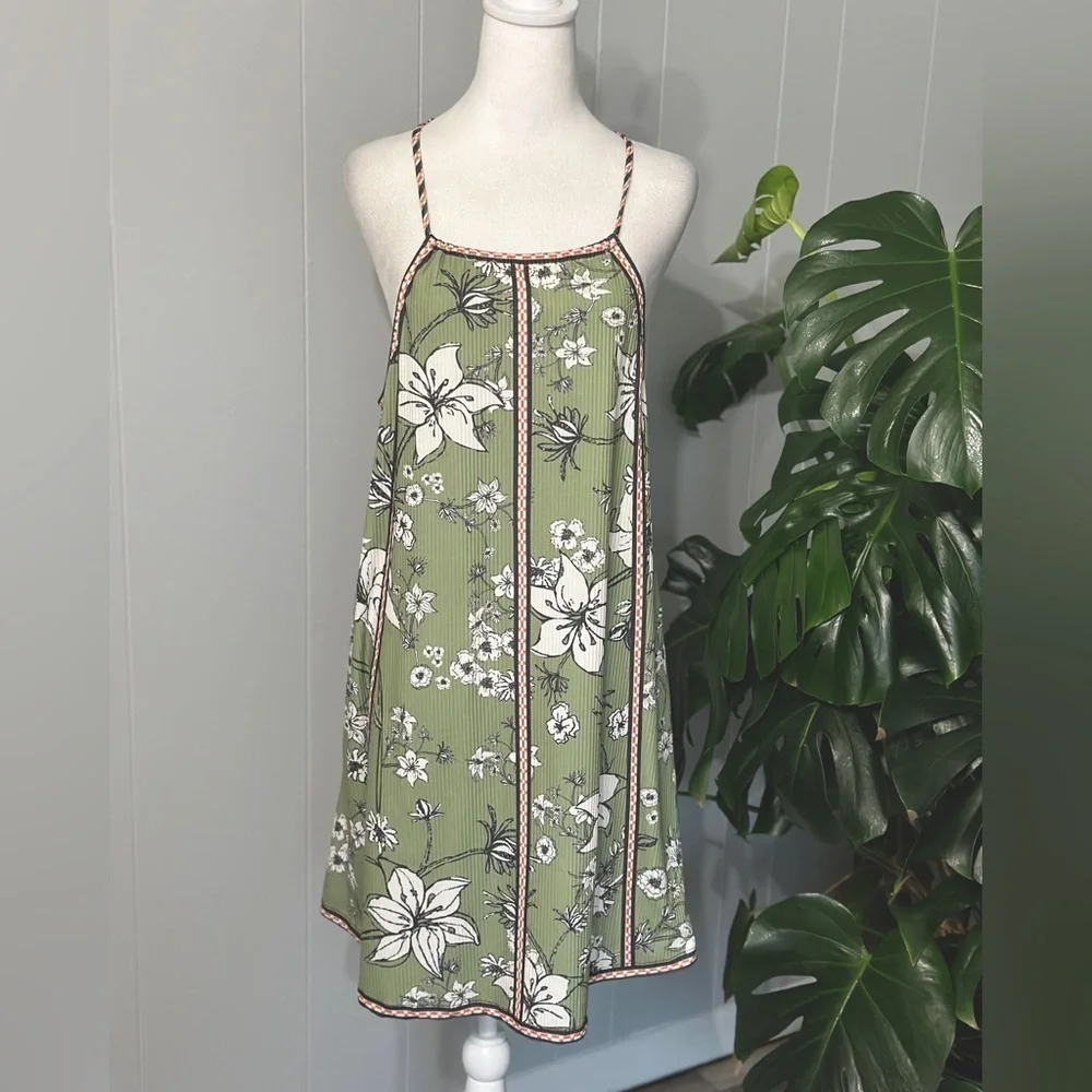 Flying Tomato Super cute sundress Size Large Excellent condition.